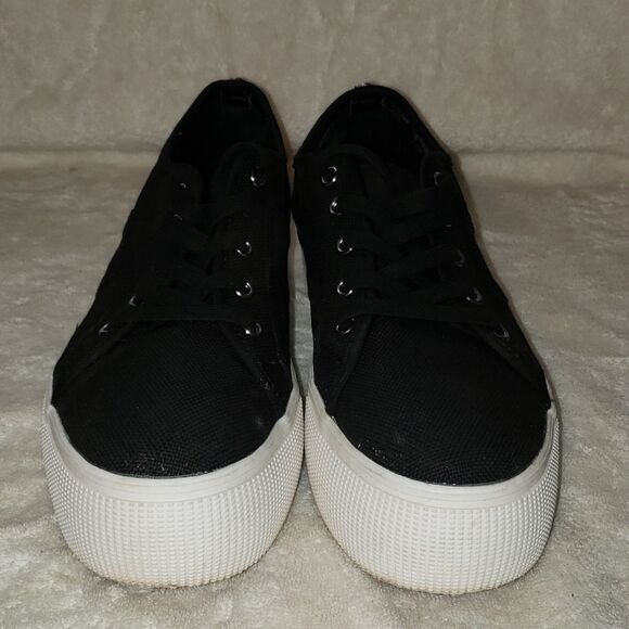 Steve Madden "Emmi" Black Platform Sneakers - 10 - Picture 2 of 5